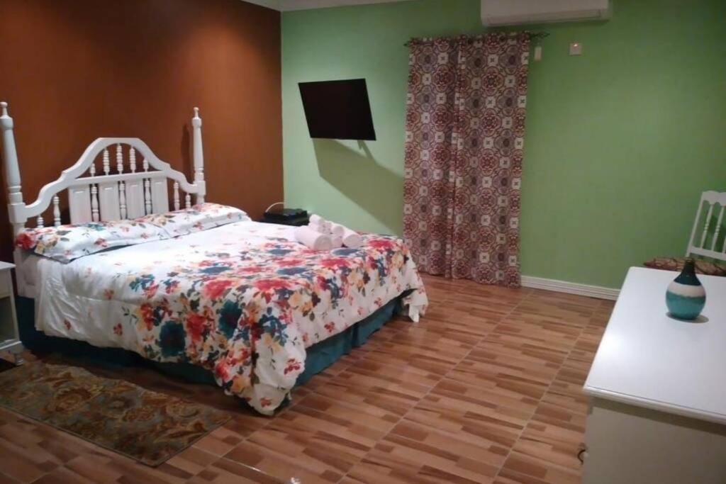 Ocho Rios Hideaway Apartment Exterior foto